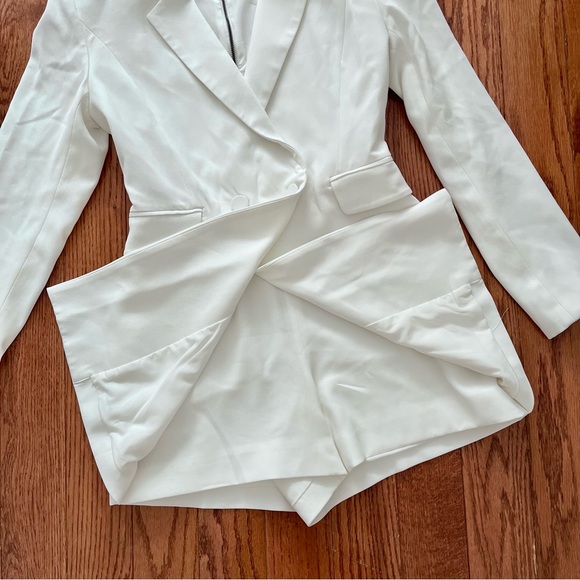 alice + olivia off white kyrie tuxedo skort romper size 4 - Picture 3 of 7